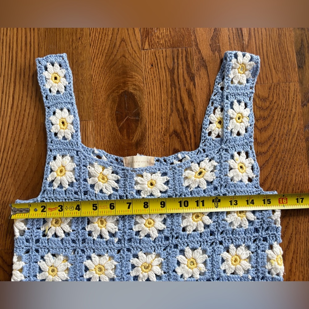 Altar’d State Crochet Tank Top Sleeveless Blue White Flowers Cottagecore M - Picture 5 of 9
